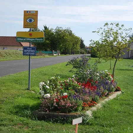 Jchug Holiday home Sapignicourt